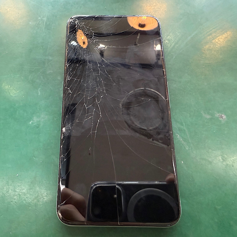 Google Pixel5 画面割れ 電源ボタン修理 恩納村のお客様 - 石川店