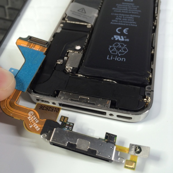 iPhone ドックコネクタ交換