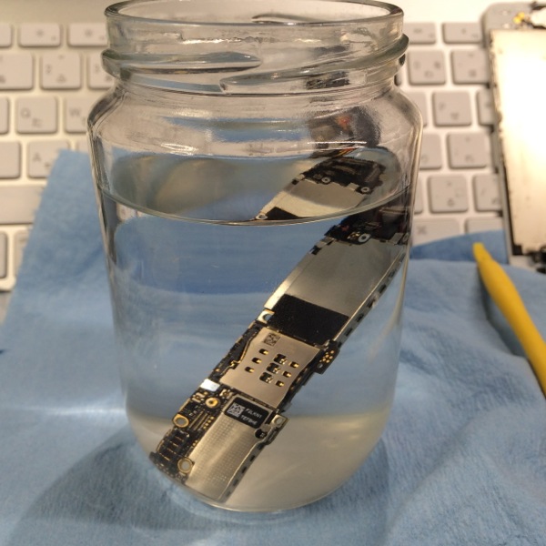 iPhone 水没修理 沖縄