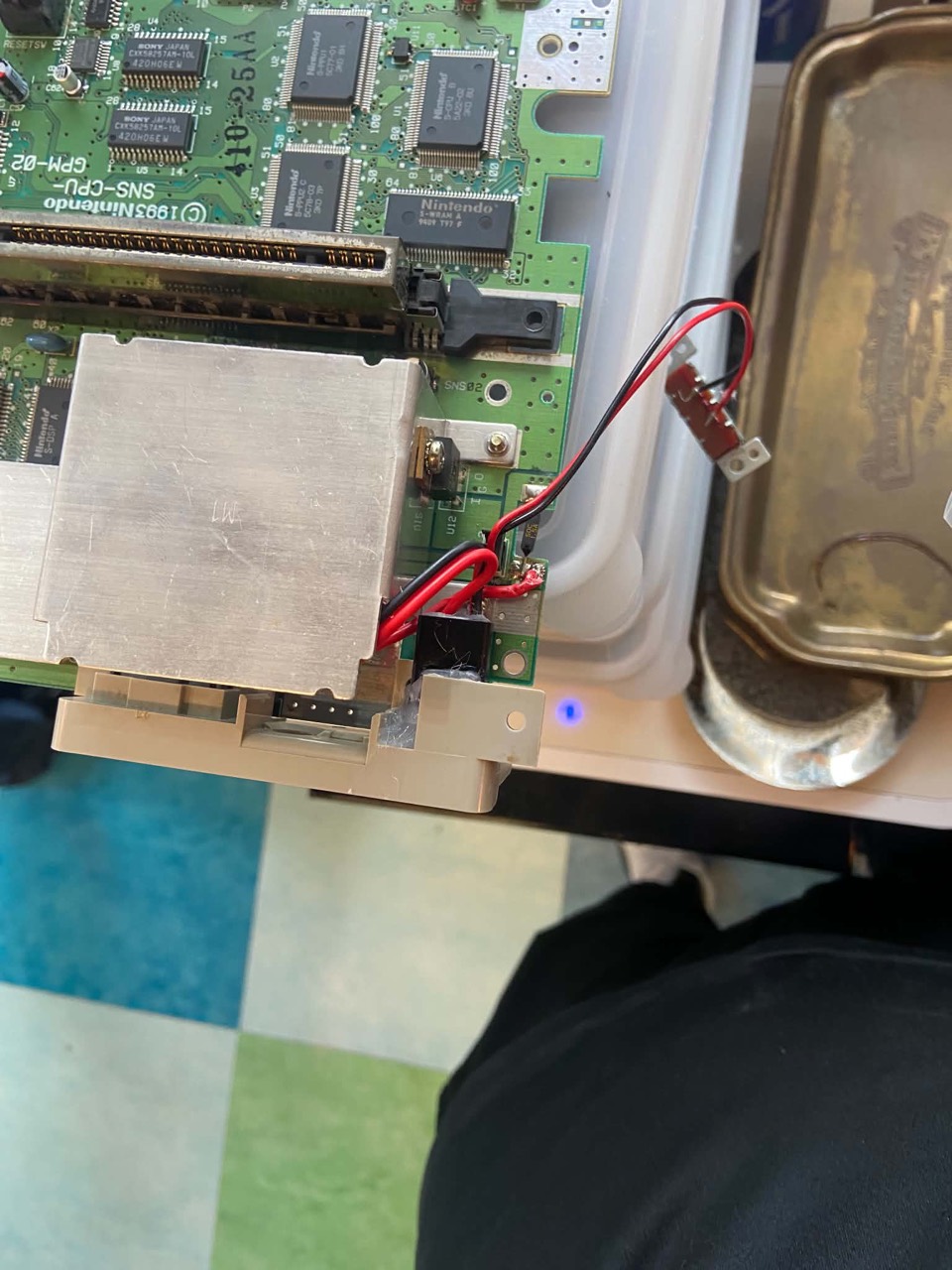 スーパーファミコン基板にUSB-C給電モジュールを配線