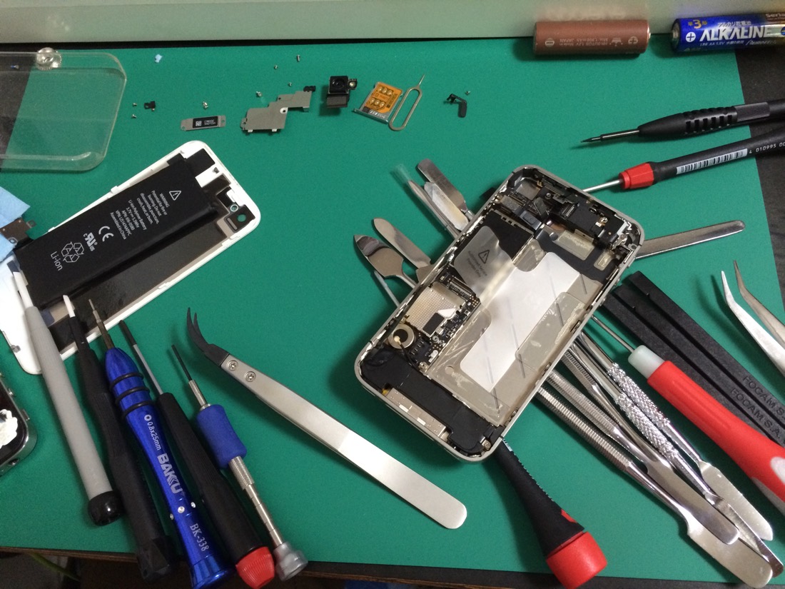 iPhone4Sの分解修理